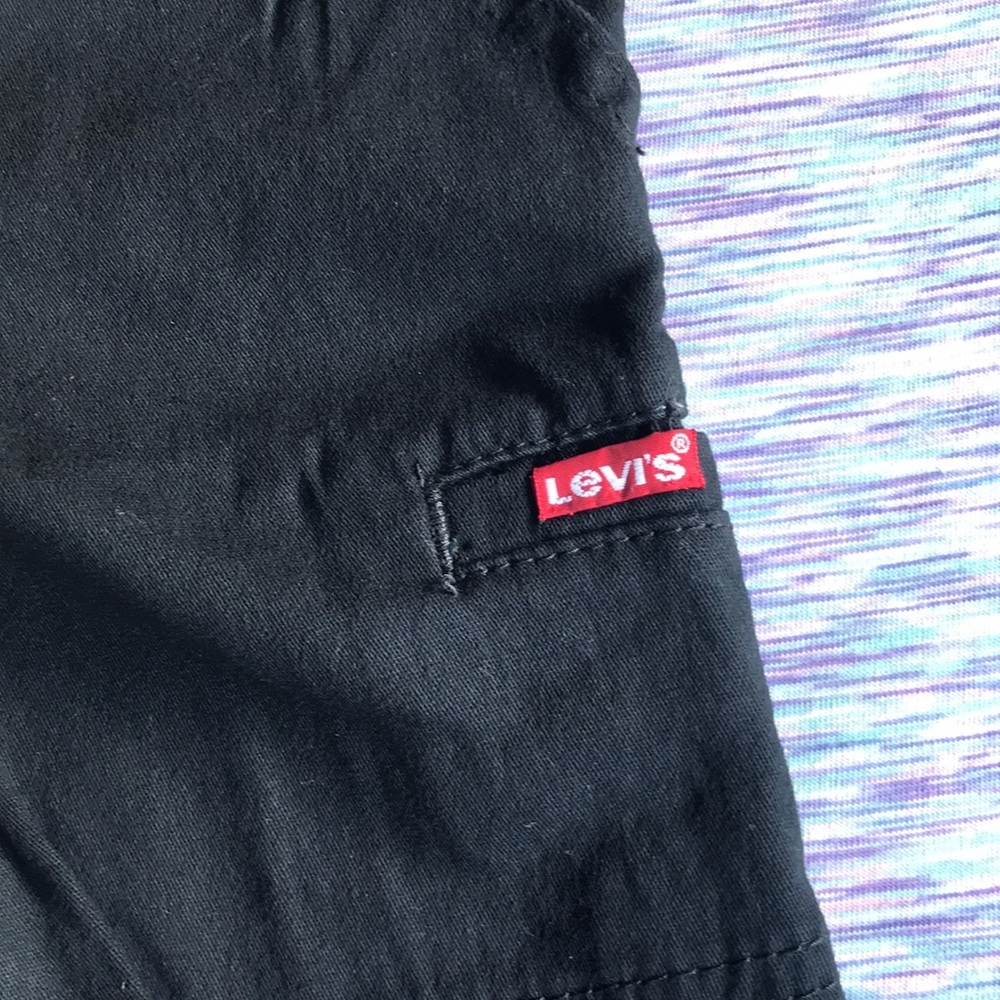Levi’s, Black Youth Cargo shorts. MAKE ME AN OFFER. - Picture 2 of 7